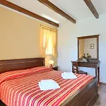 Rustic Stancija Martina With Pool In