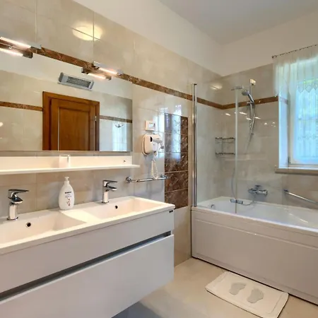 Rustic Stancija Martina With Pool In Villa *