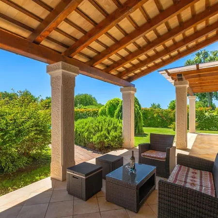 Rustic Stancija Martina With Pool In Villa Tinjan