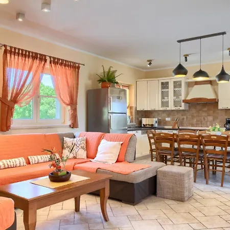 Vila Rustic Stancija Martina With Pool In