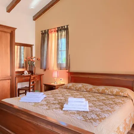 Rustic Stancija Martina With Pool In Villa Tinjan