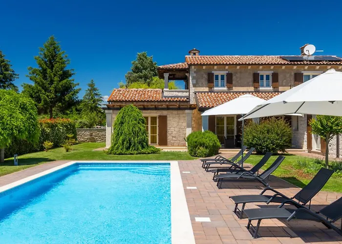 Rustic Stancija Martina With Pool In Tinjan