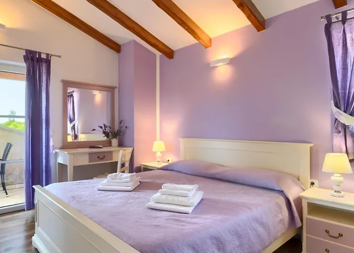 Rustic Stancija Martina With Pool In Vila