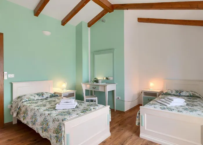 Vila Rustic Stancija Martina With Pool In *