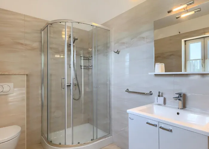 Rustic Stancija Martina With Pool In Vila Tinjan