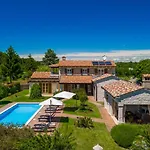 Rustic Stancija Martina With Pool In Vila *