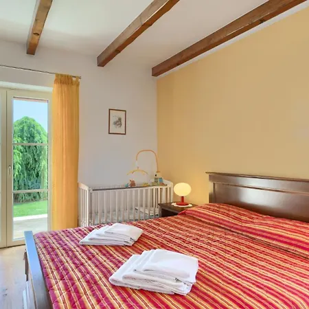 Rustic Stancija Martina With Pool In Villa