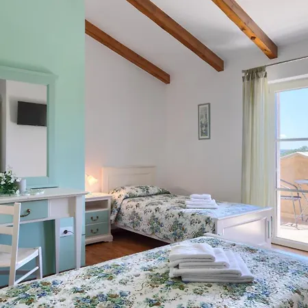 Rustic Stancija Martina With Pool In Villa Tinjan