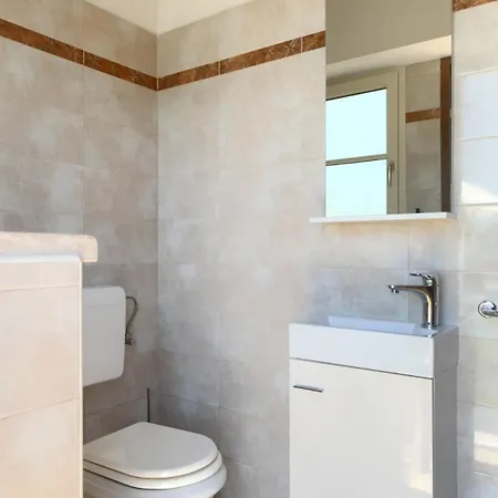 Rustic Stancija Martina With Pool In